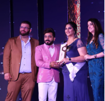Anjali kapoor won the Title of Mrs GRACEFUL in MS Plus Size Show Organize By Maven Productions under the guidance of Mr Hardeep Arora