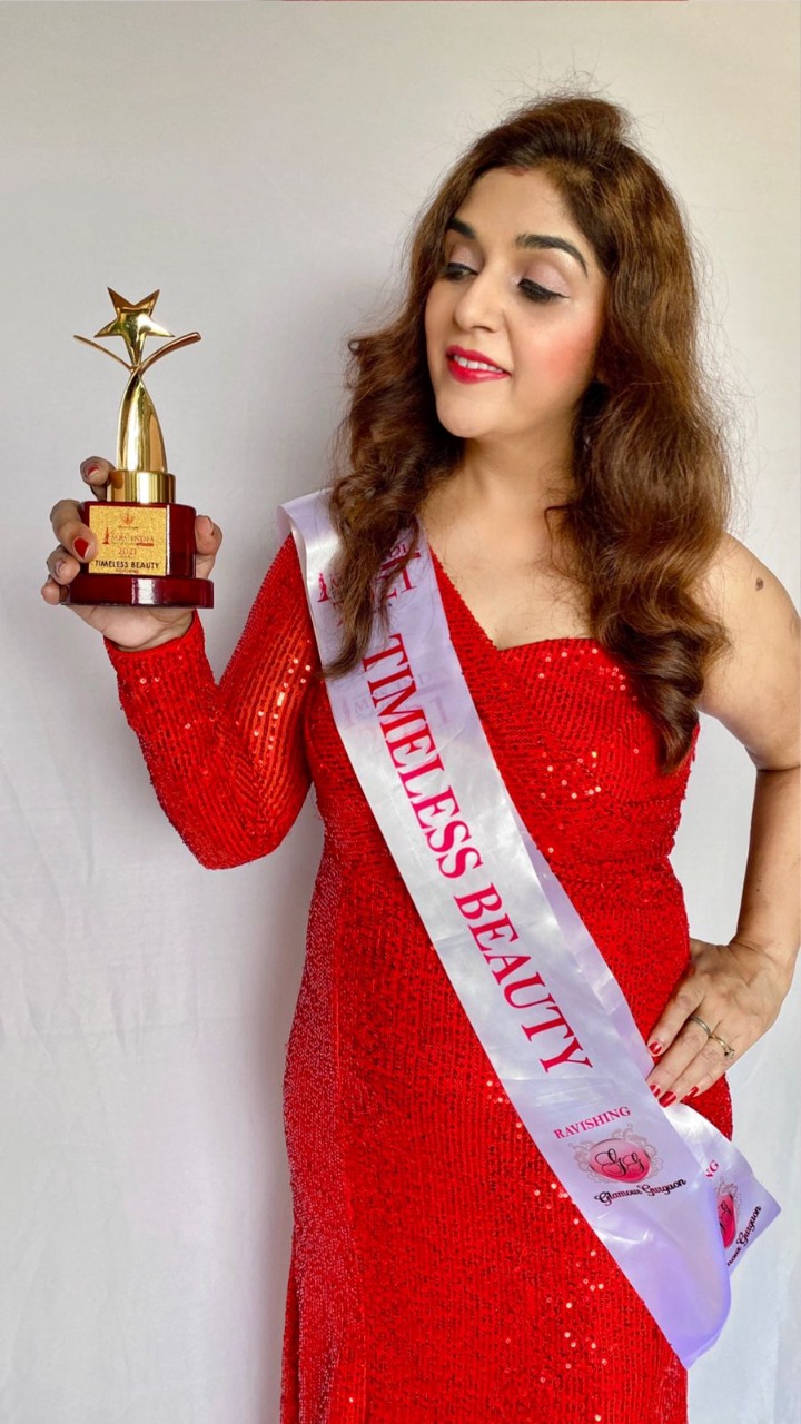 Jyotika won the tittle of “timeless beauty “ in Mrs INDIA pride of nation beauty pageant